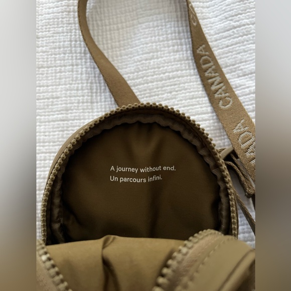 Lululemon Team Canada 2022 Legacy Crossbody Bag - Beige (Artifact) - Picture 4 of 6